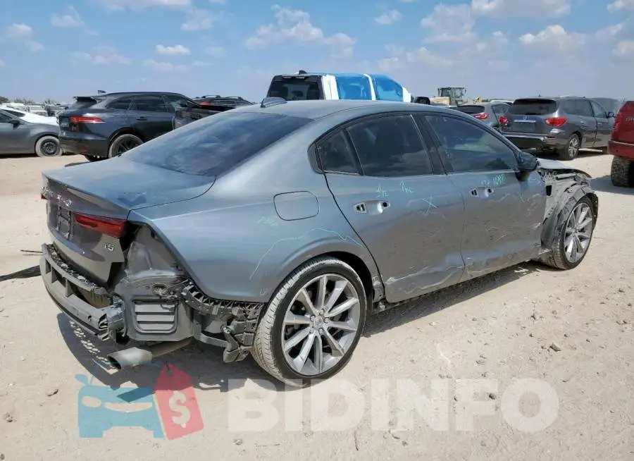 7JR102FK9LG037151 Photo# 3