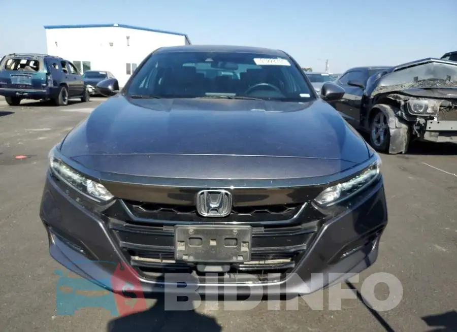 1HGCV2F37KA010387 Photo# 5