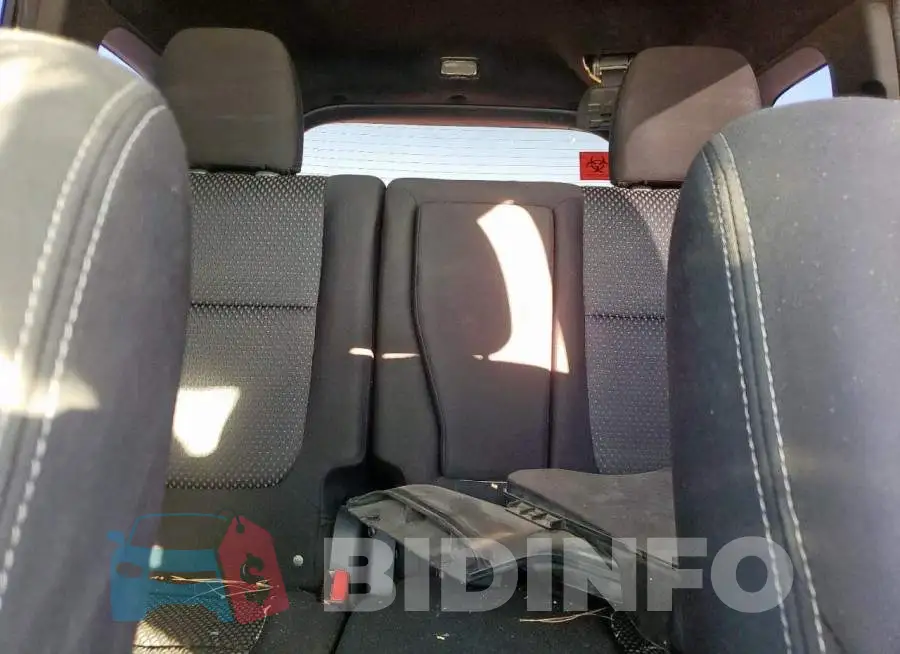 JA4AD3A34JZ047168 Photo# 10
