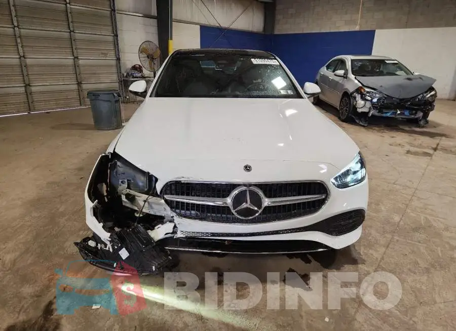 W1KAF4HB8SR242278 Photo# 5