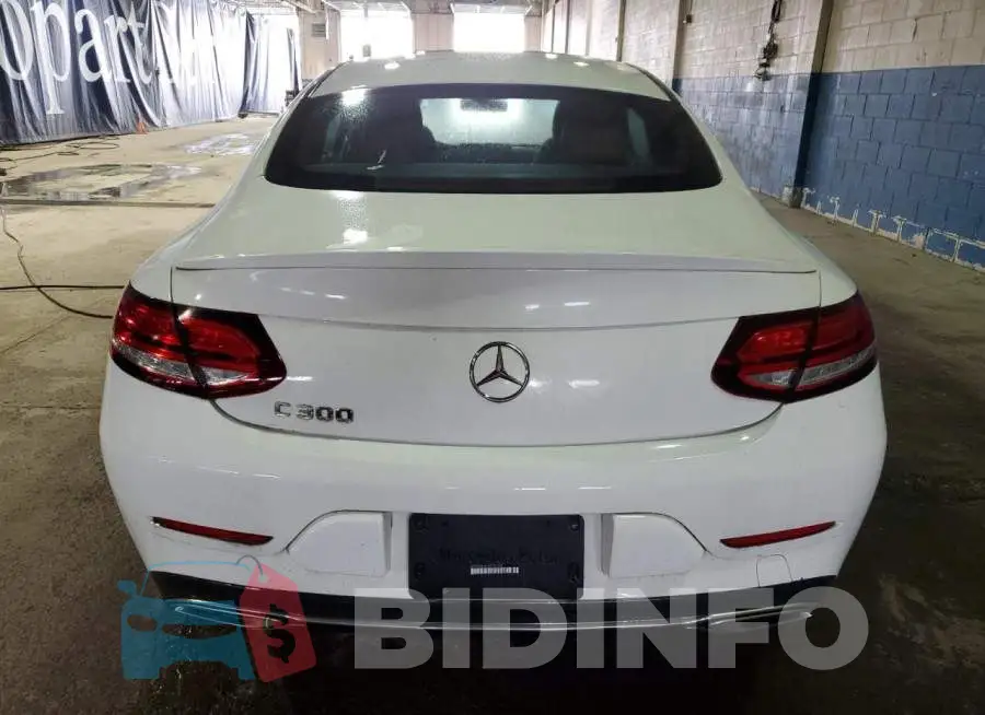 WDDWJ8DB1KF783143 Photo# 6