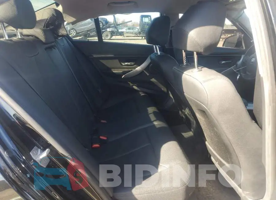 WBA8E5G52GNT40084 Photo# 10