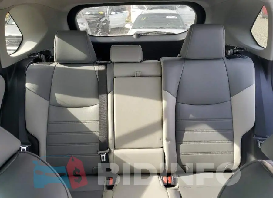 2T3A1RFV5KW045877 Photo# 10