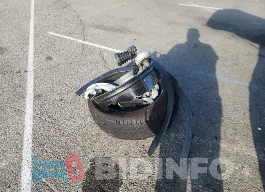 W1NKM4HB0RF201913 Photo# 12