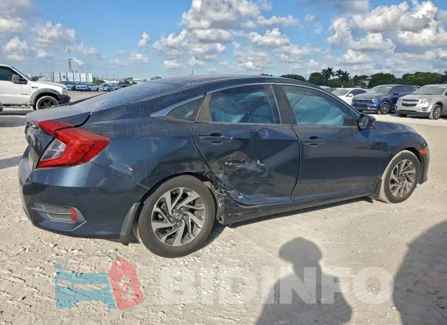 19XFC2F75GE046832 Photo# 3