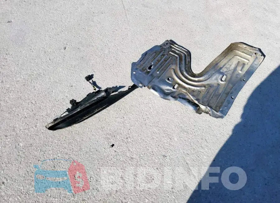 1HGCR2F70GA172232 Photo# 12