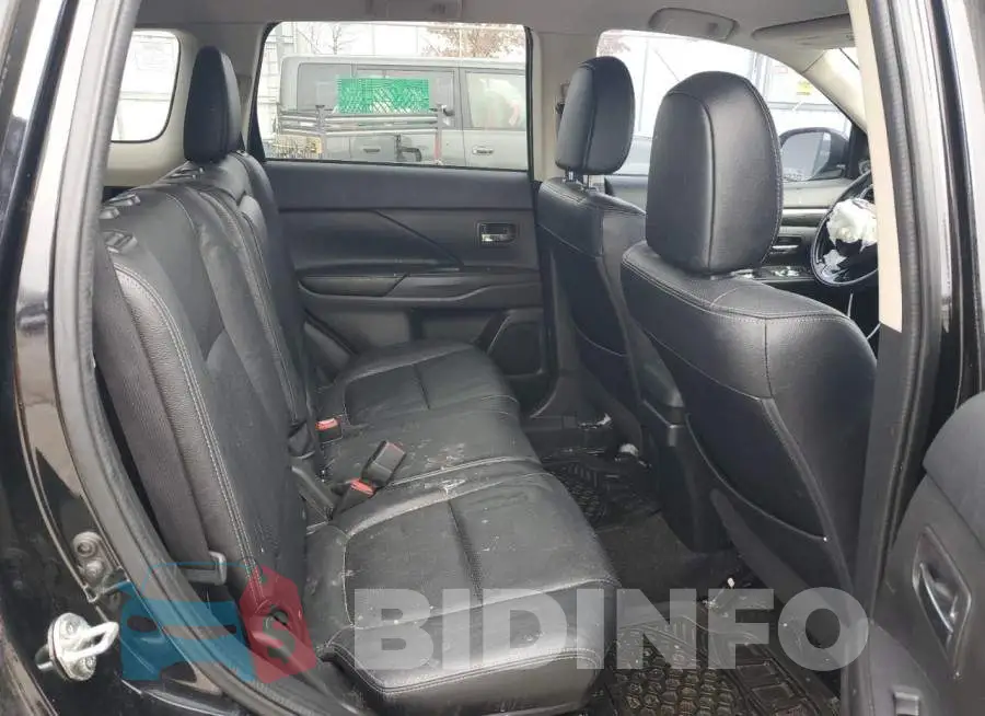 JA4AD3A34JZ048675 Photo# 11