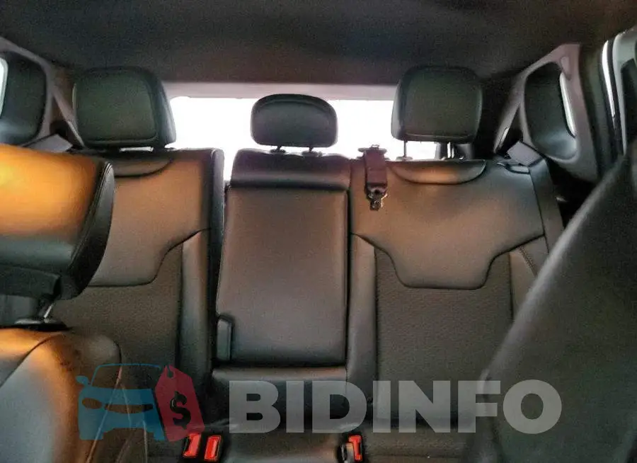 3C4NJDBN7ST617517 Photo# 10