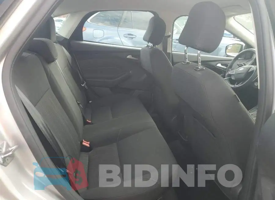 1FADP3F26GL388986 Photo# 10