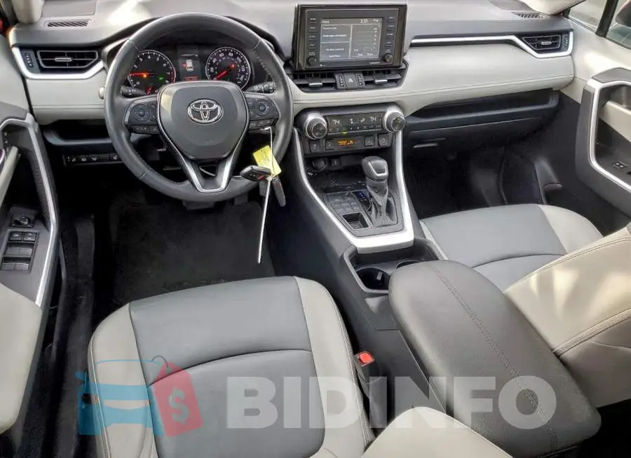 2T3A1RFV2LC110641 Photo# 8