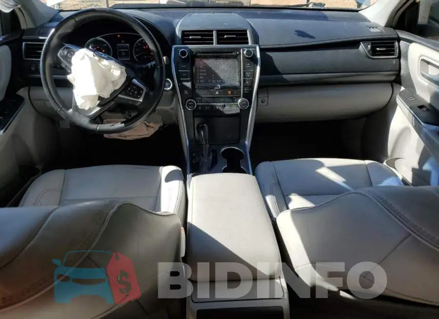 4T1BD1FK2HU215780 Photo# 8
