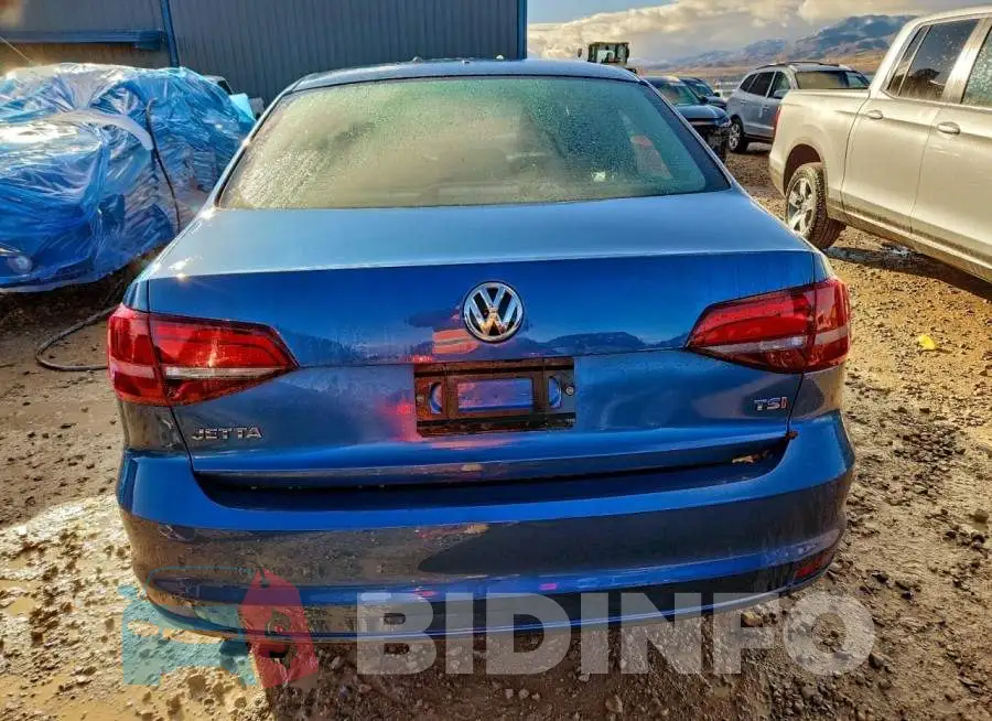 3VW2B7AJ2JM259667 Photo# 6