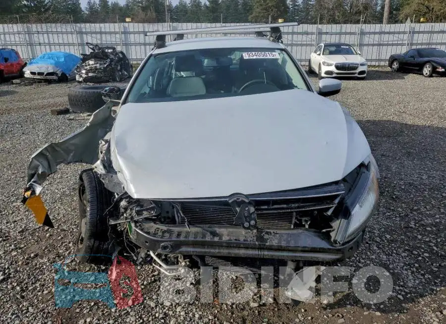 3VW2B7AJ8HM284499 Photo# 5