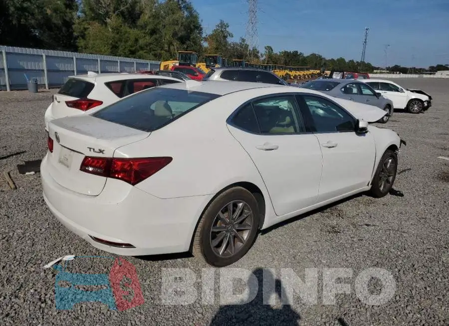 19UUB1F57KA001729 Photo# 3