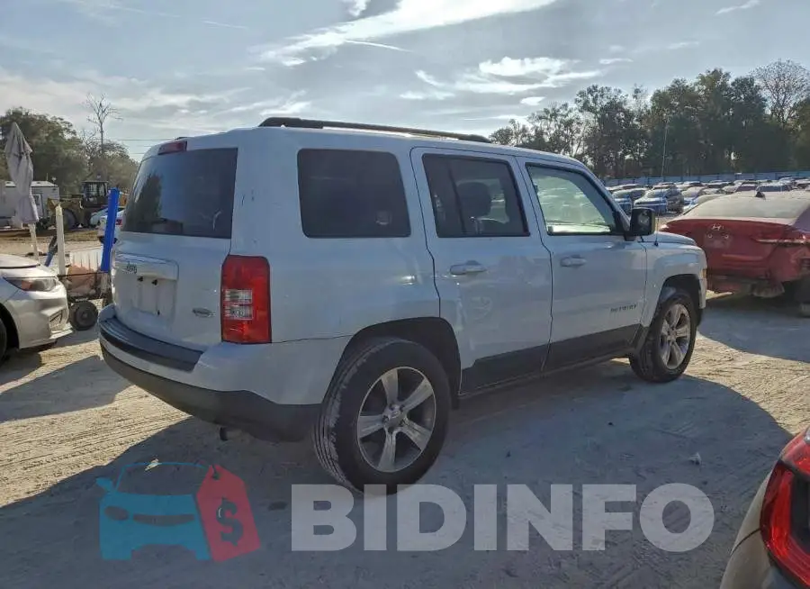1C4NJPFB7GD562694 Photo# 3