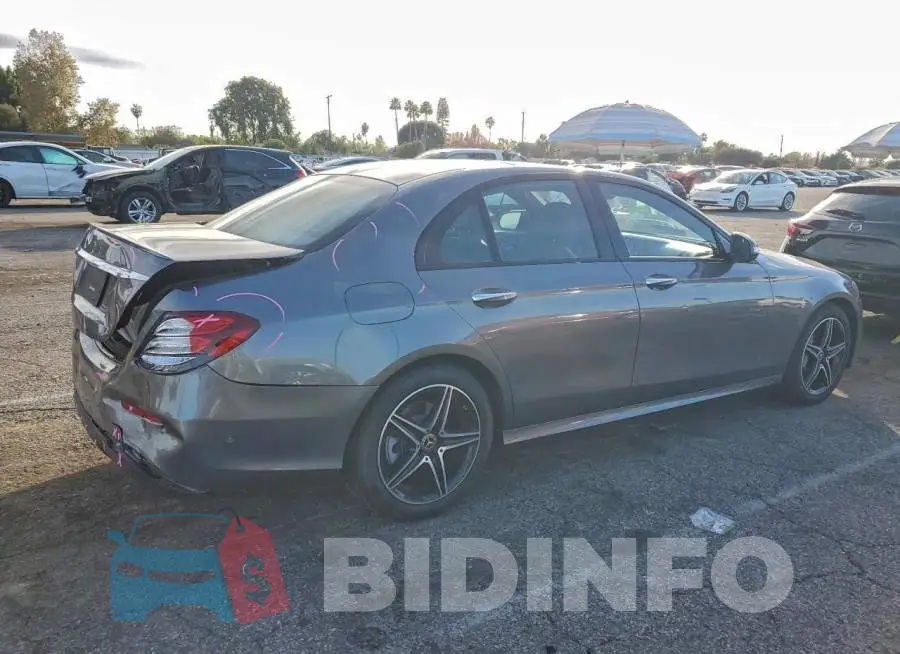 WDDZF4JB7JA488863 Photo# 3