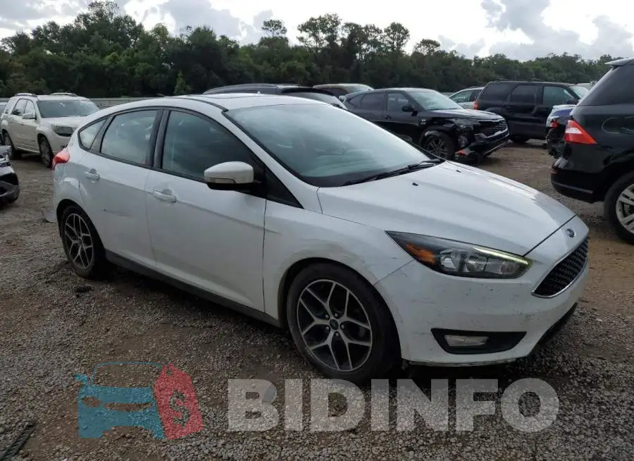 1FADP3M29JL275205 Photo# 4