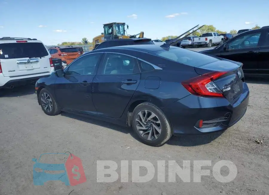 19XFC2F73JE028465 Photo# 2