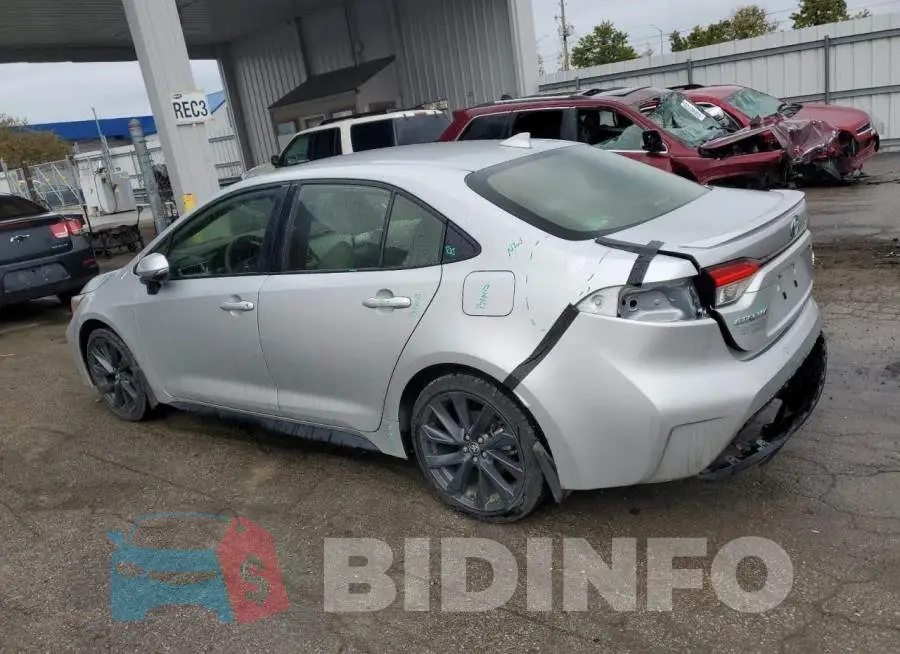 JTDBCMFE2R3031692 Photo# 2