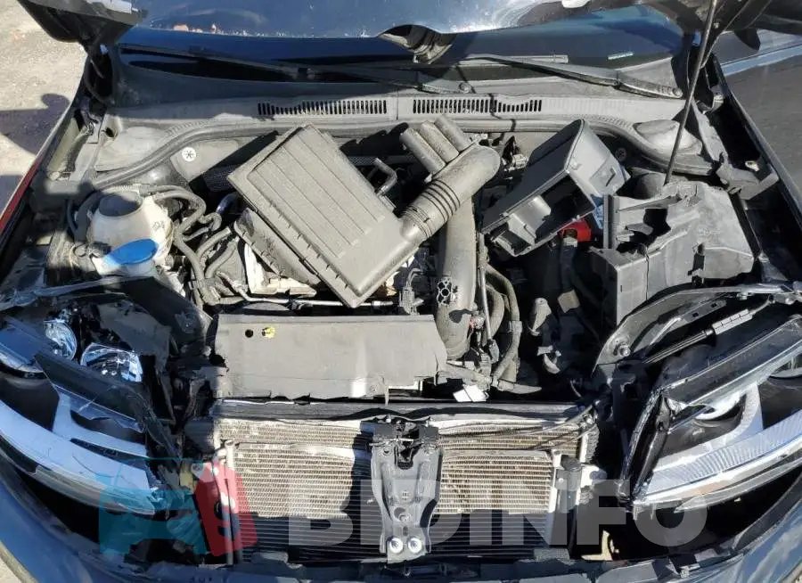 3VW2B7AJ3JM218108 Photo# 11