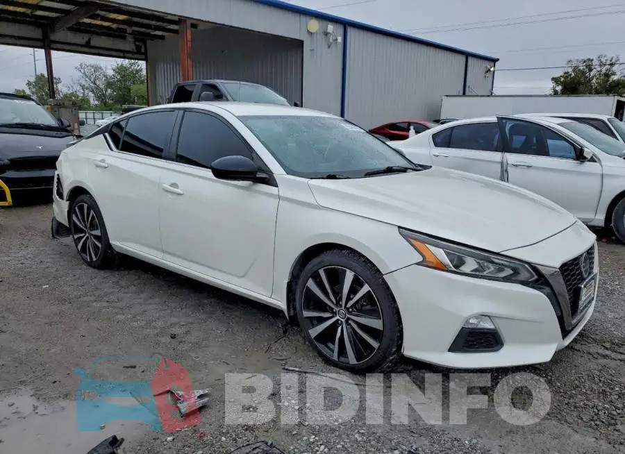 1N4BL4CV6LC283902 Photo# 4