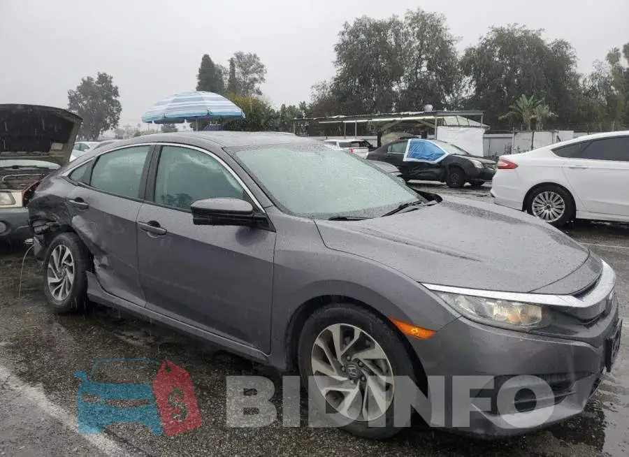 19XFC2F73JE204978 Photo# 4