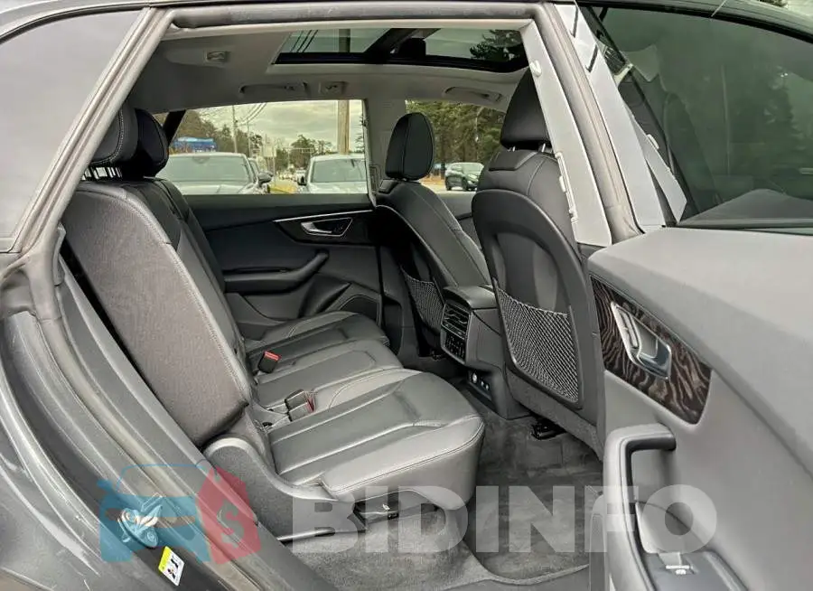 WA1EVAF18LD018010 Photo# 6