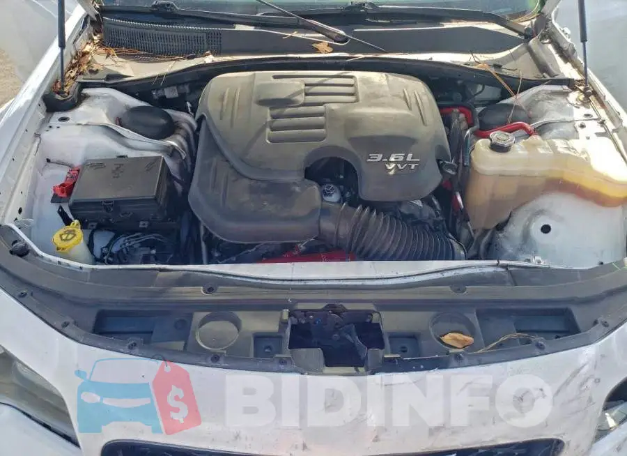 2C3CCABGXHH552086 Photo# 11