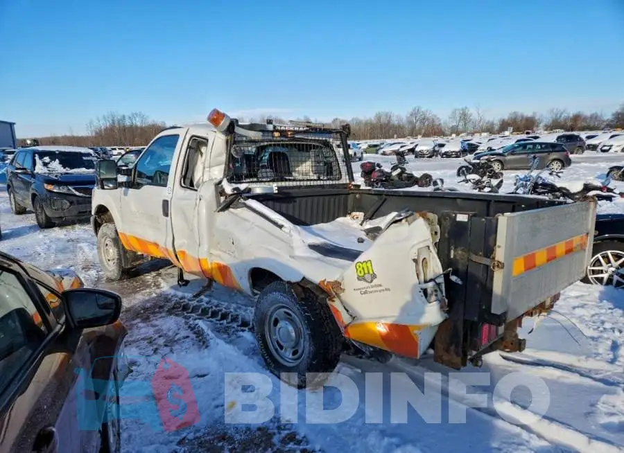 1FT7X2B69GEB18858 Photo# 2
