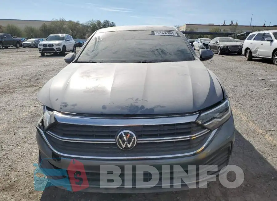 3VW5M7BU2RM095946 Photo# 5