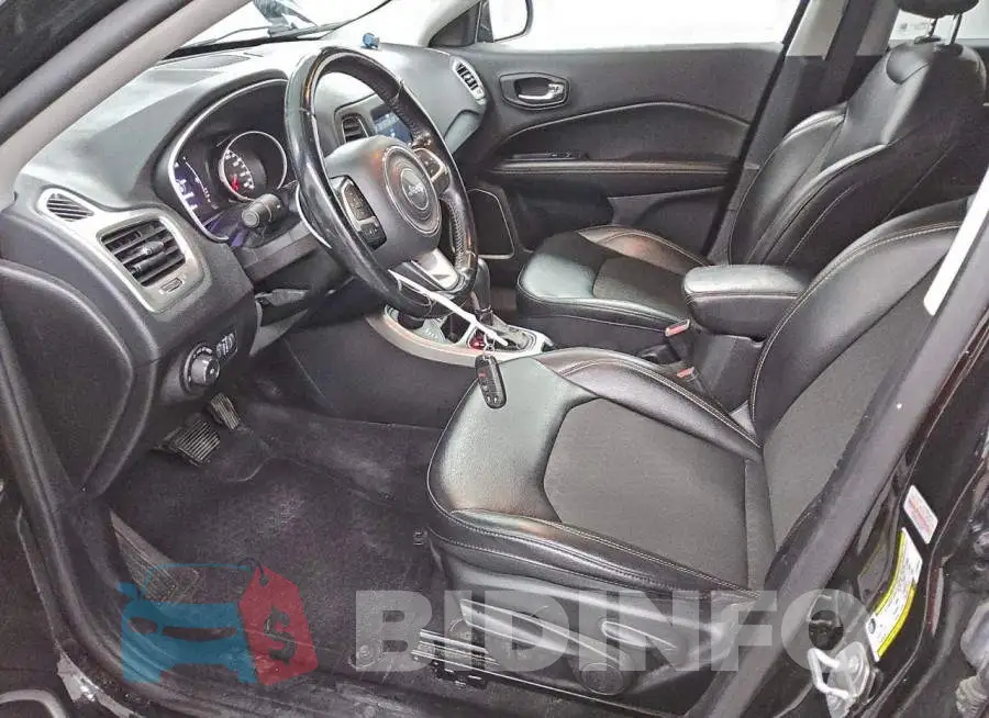 3C4NJDBB8LT150079 Photo# 7