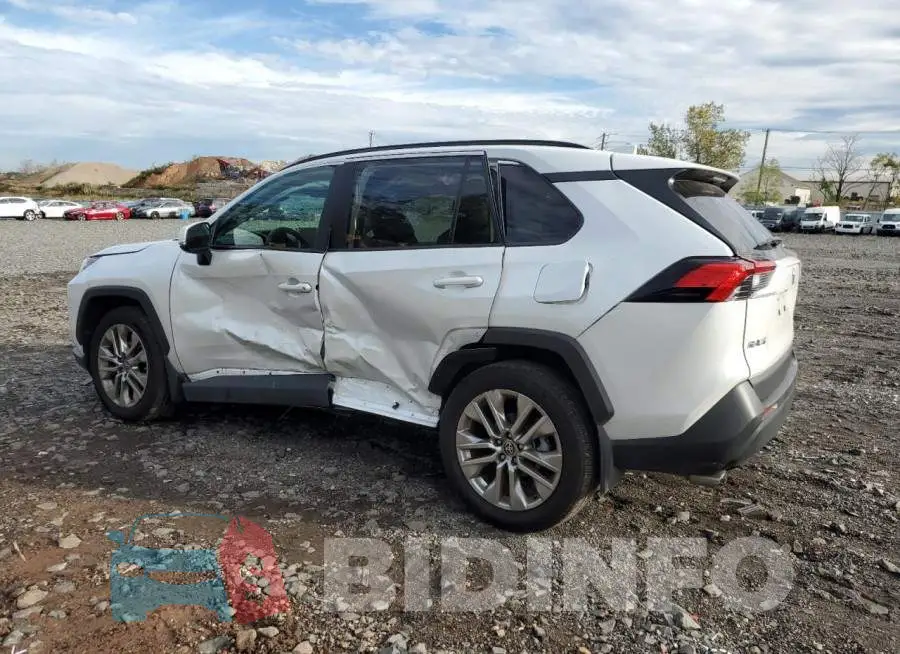 2T3A1RFV8RW423328 Photo# 2