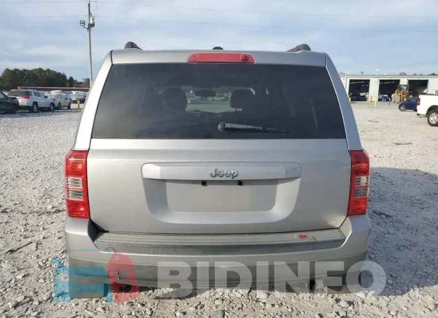 1C4NJPBB1GD537330 Photo# 6