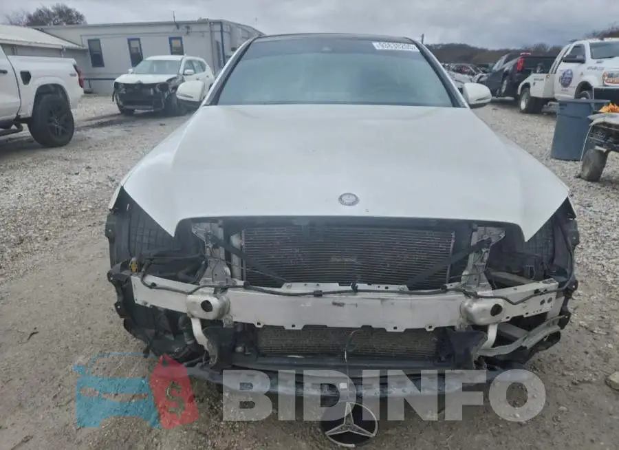 WDDWF4KB8GR143207 Photo# 5