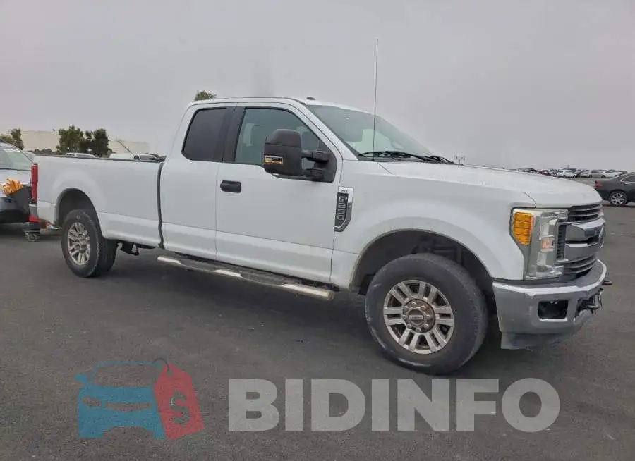 1FT7X2A67HEB22720 Photo# 4