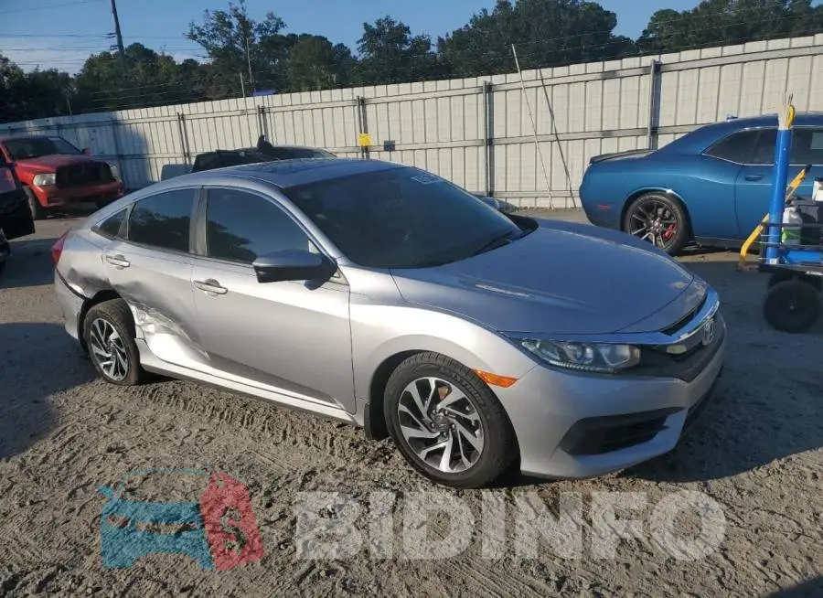 19XFC2F72GE062549 Photo# 4