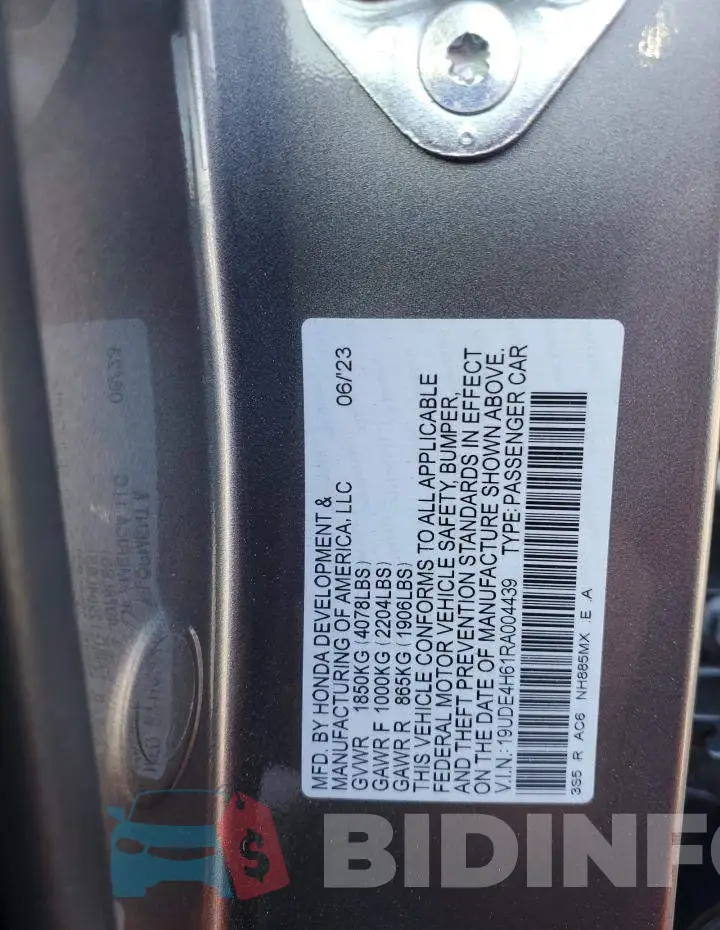 19UDE4H61RA004439 Photo# 12