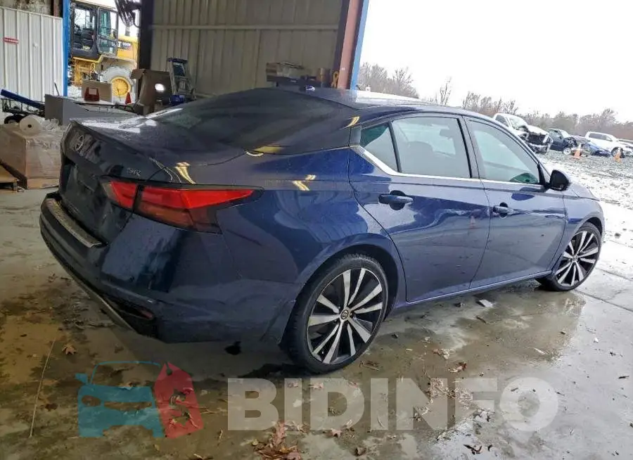 1N4BL4CVXMN327079 Photo# 3