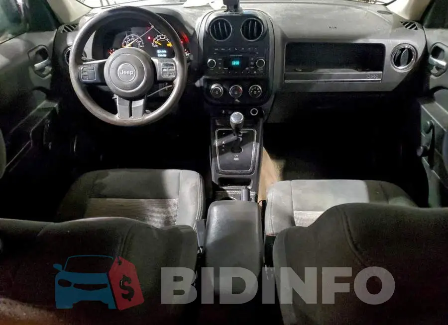 1C4NJPBB8HD170976 Photo# 8