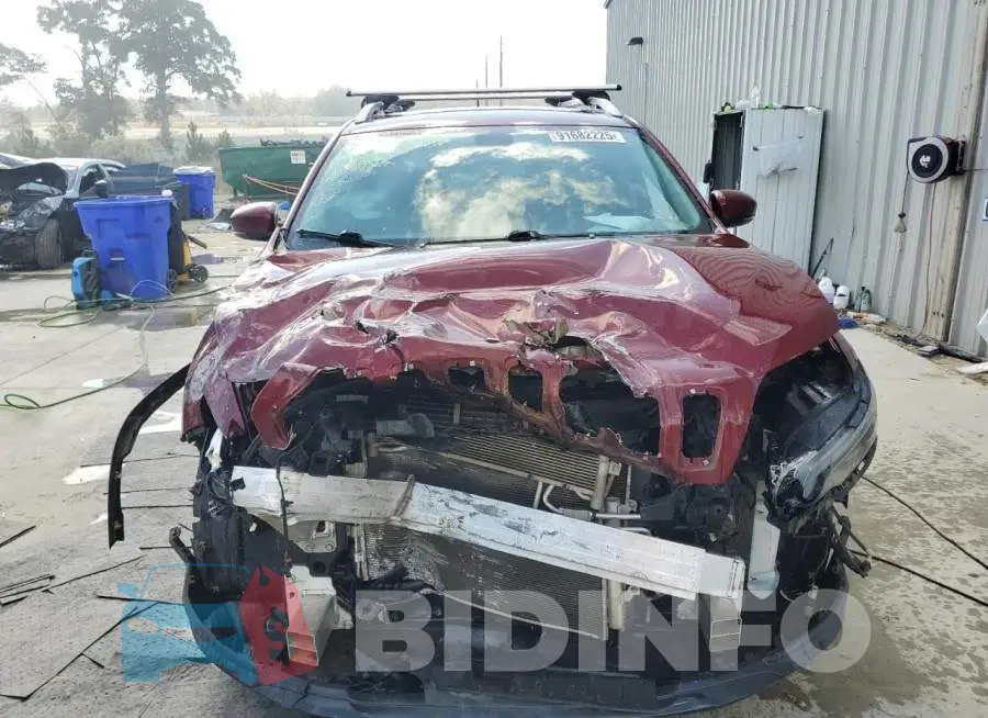 1C4PJLCB0KD388174 Photo# 5