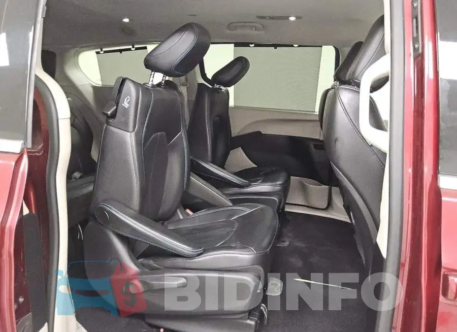 2C4RC1L76MR599558 Photo# 11