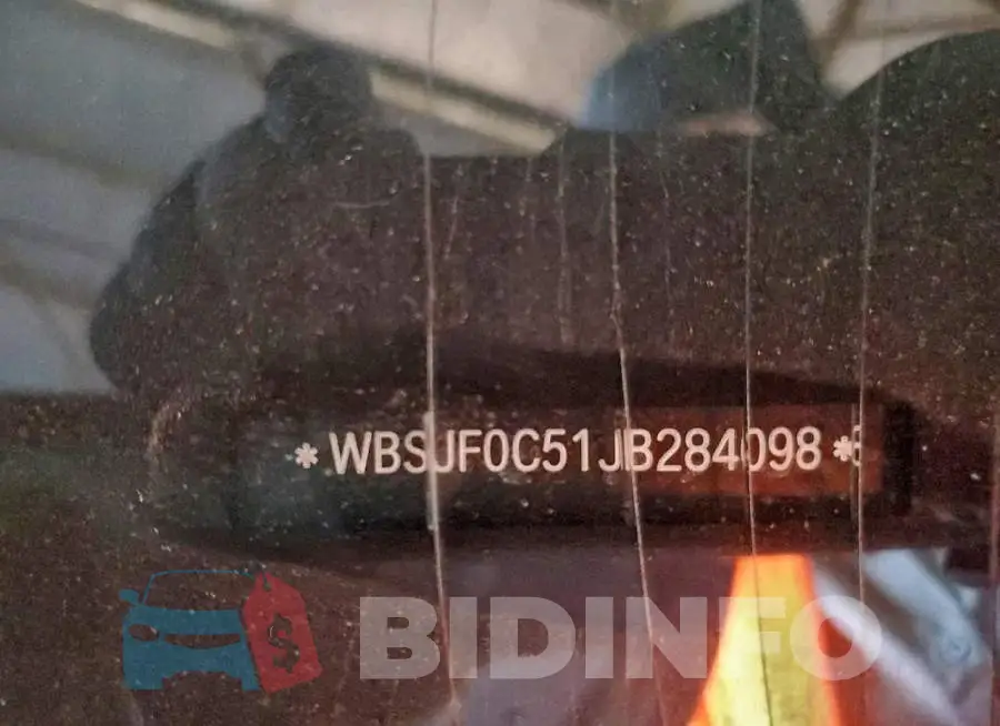 WBSJF0C51JB284098 Photo# 12