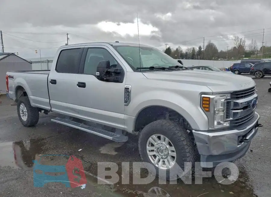 1FT7W2B61JEB83083 Photo# 4
