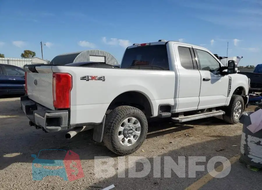 1FT7X2BNXRED32736 Photo# 3