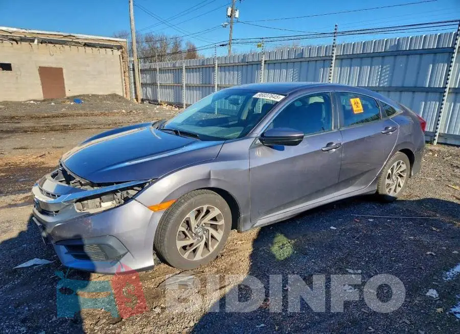 19XFC2F70JE201942 Photo# 1