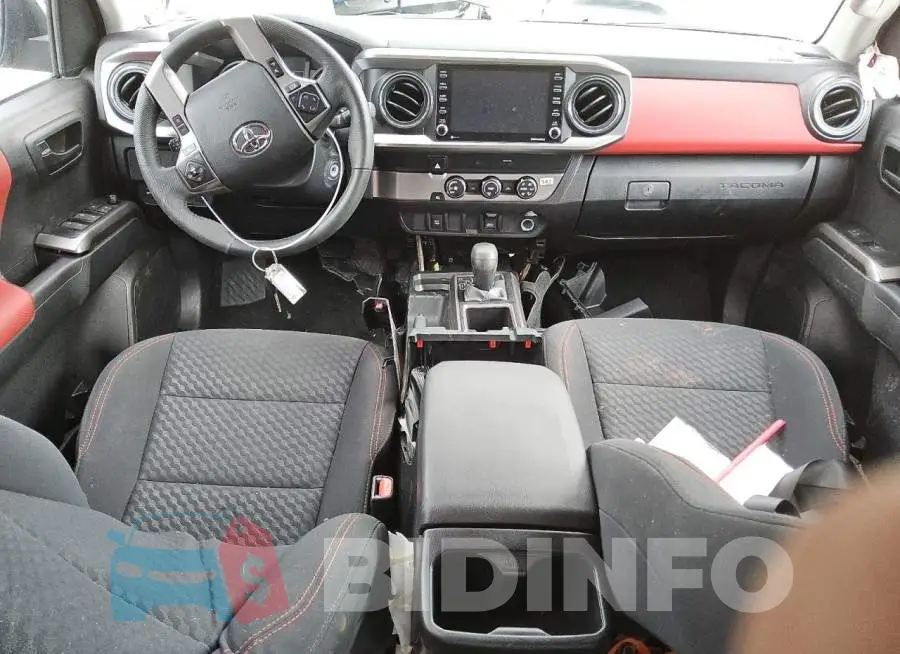 3TYAX5GNXPT088839 Photo# 8