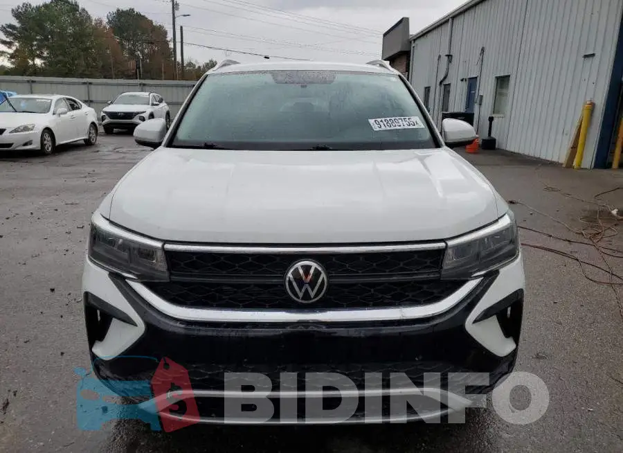 3VVRX7B28NM016513 Photo# 5