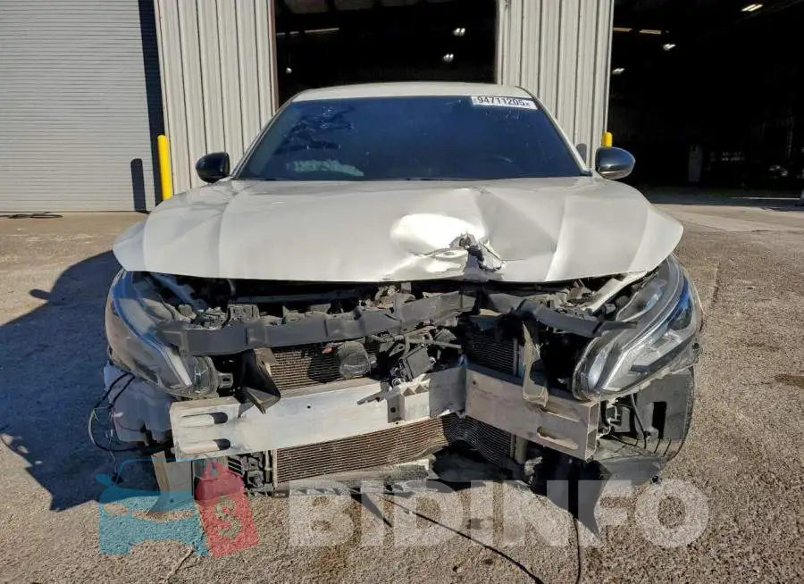 1N4BL4CV6KC259307 Photo# 5