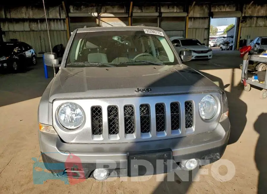 1C4NJPBB1HD158362 Photo# 5