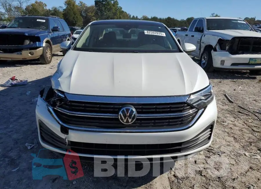 3VW7M7BU5PM042776 Photo# 5